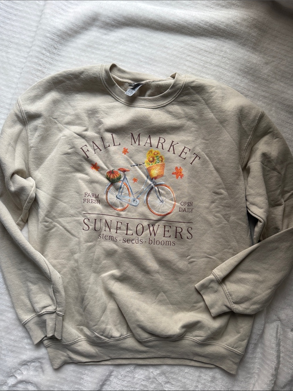 Gildan Beige Crewneck Sweatshirt with Fall Market Sunflowers Graphic